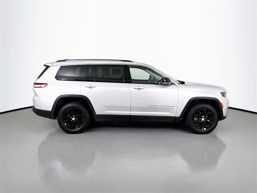 used 2022 Jeep Grand Cherokee L car, priced at $28,000