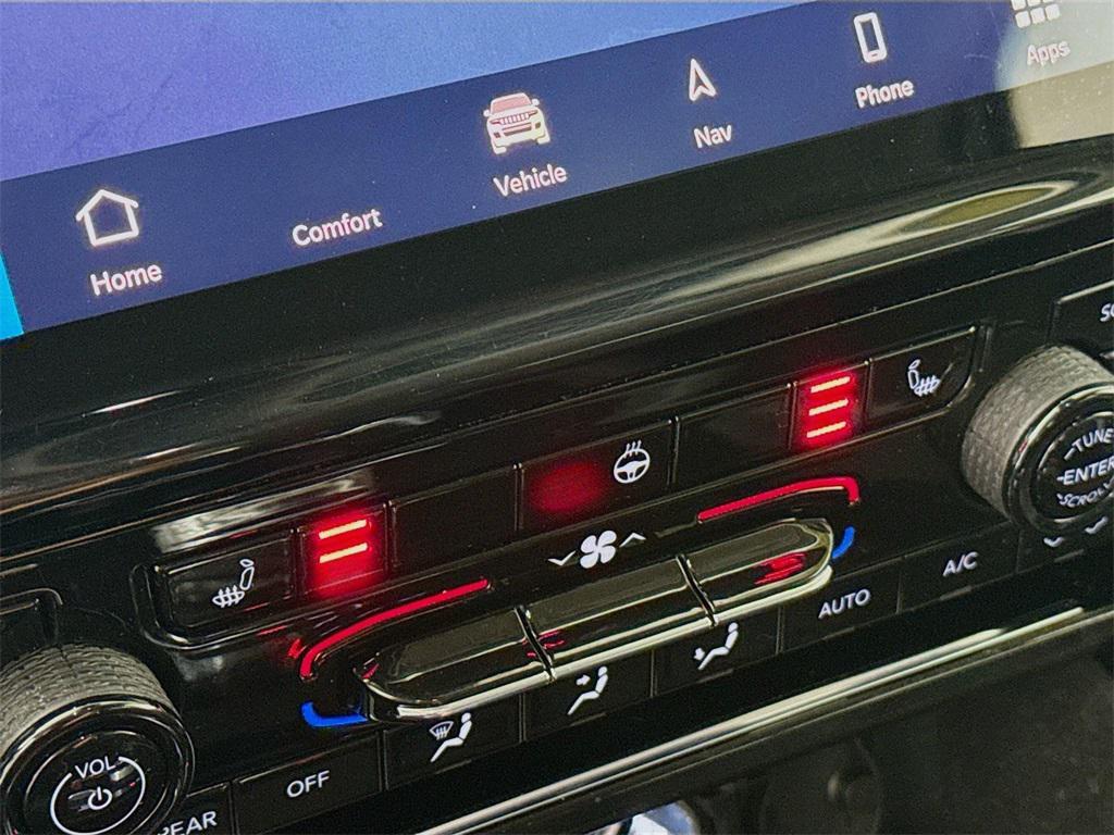 used 2022 Jeep Grand Cherokee L car, priced at $28,000