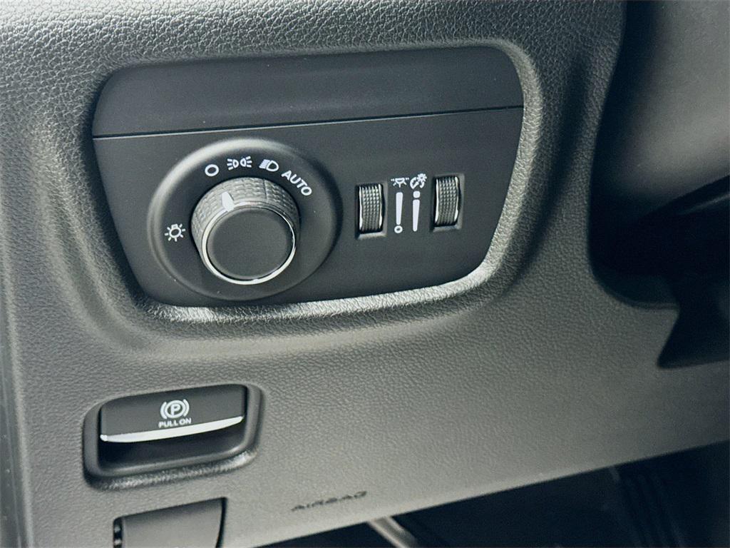 new 2025 Jeep Grand Cherokee L car, priced at $47,400
