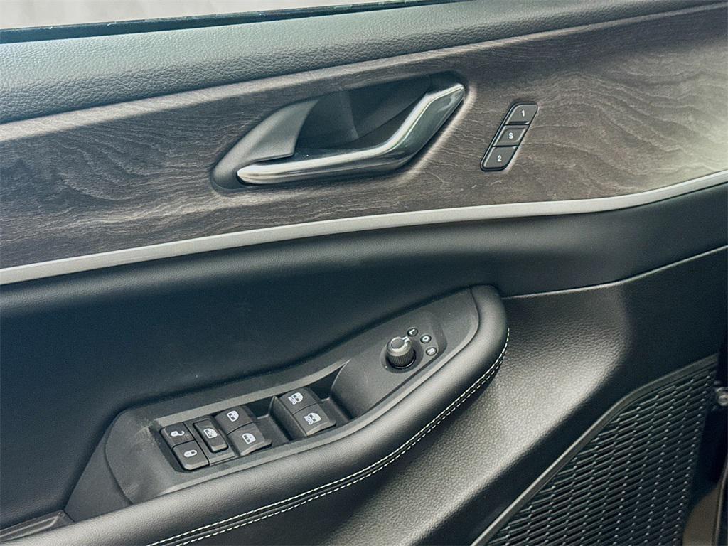 new 2025 Jeep Grand Cherokee L car, priced at $49,000