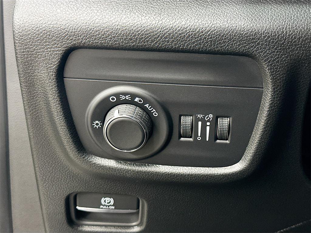 new 2025 Jeep Grand Cherokee L car, priced at $46,900