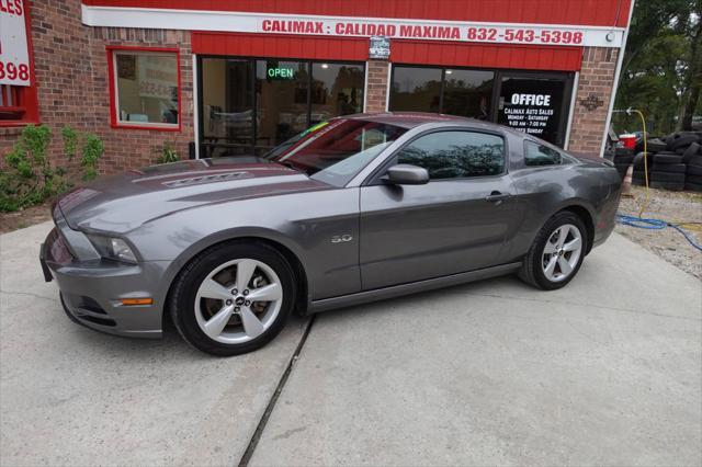 used 2014 Ford Mustang car