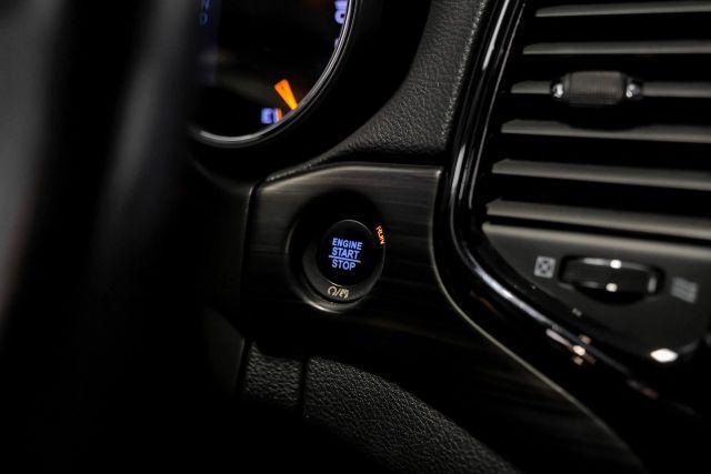 used 2021 Jeep Grand Cherokee car, priced at $27,490