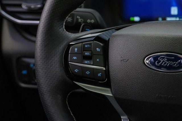 used 2022 Ford Explorer car, priced at $39,900