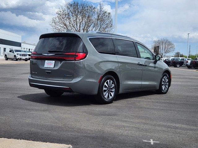used 2021 Chrysler Pacifica Hybrid car, priced at $24,425