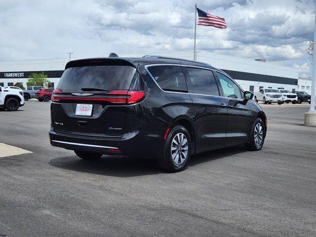 used 2021 Chrysler Pacifica Hybrid car, priced at $24,794