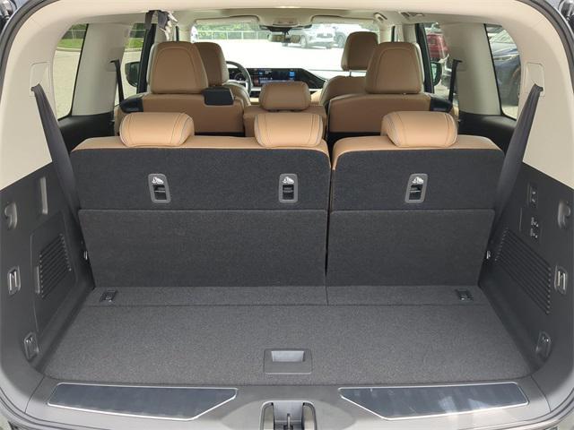 new 2025 INFINITI QX80 car, priced at $92,100