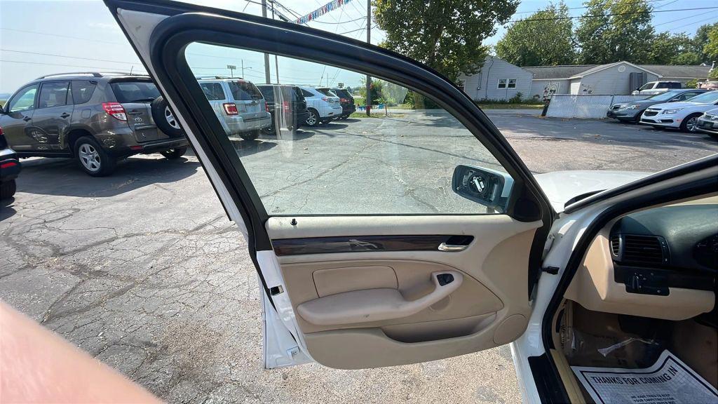 used 2002 BMW 325 car, priced at $3,750