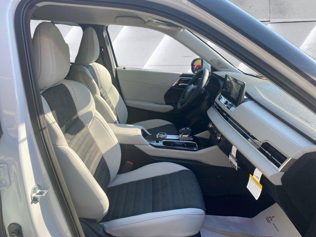 new 2025 Mitsubishi Outlander car, priced at $38,625
