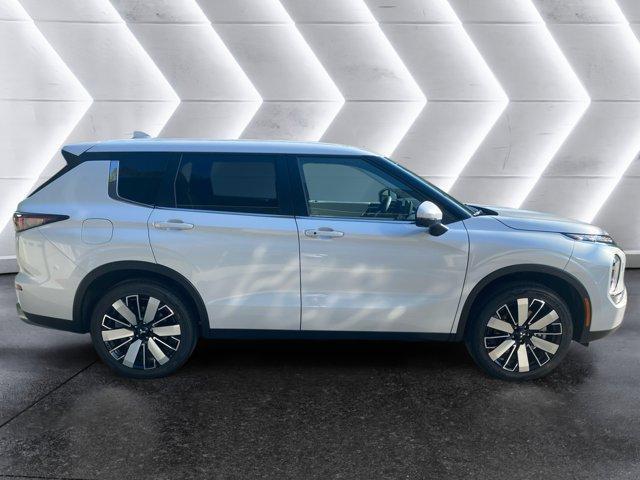 new 2025 Mitsubishi Outlander car, priced at $38,625