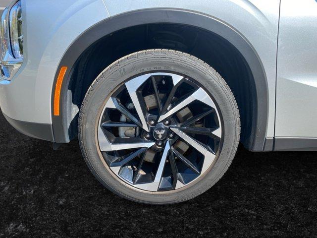 used 2024 Mitsubishi Outlander car, priced at $25,900