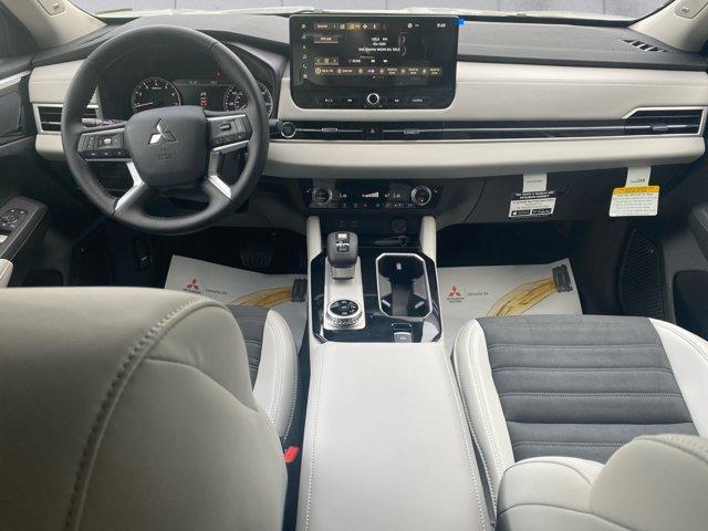 new 2025 Mitsubishi Outlander car, priced at $37,730