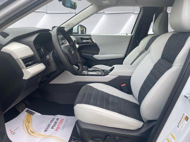 new 2025 Mitsubishi Outlander car, priced at $37,730