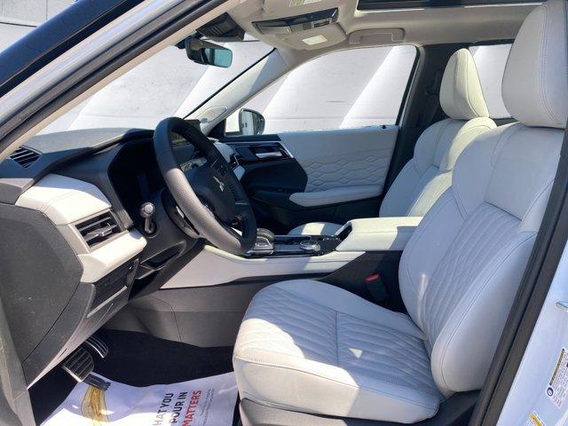 new 2025 Mitsubishi Outlander car, priced at $42,060
