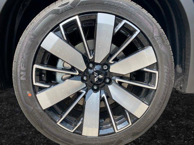 new 2025 Mitsubishi Outlander car, priced at $40,070