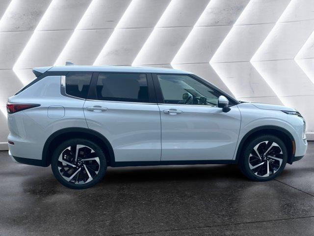 new 2024 Mitsubishi Outlander car, priced at $38,395