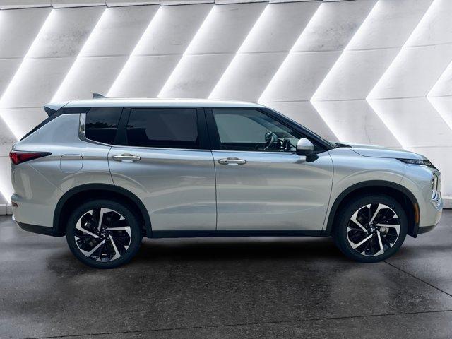 new 2024 Mitsubishi Outlander car, priced at $37,870