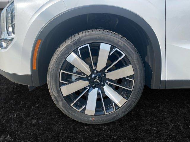 new 2025 Mitsubishi Outlander car, priced at $38,230