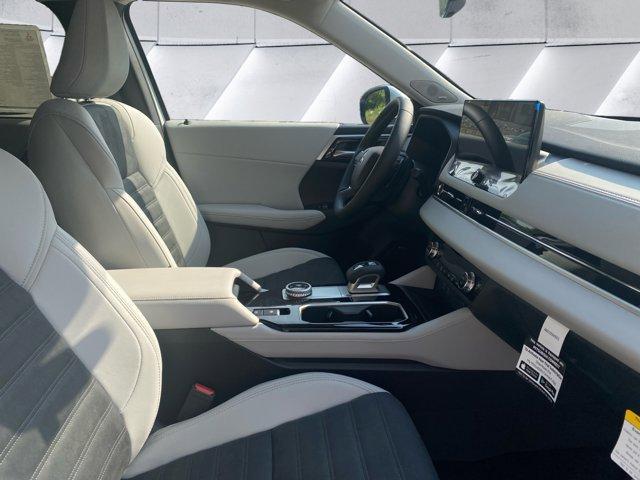 new 2025 Mitsubishi Outlander car, priced at $38,230