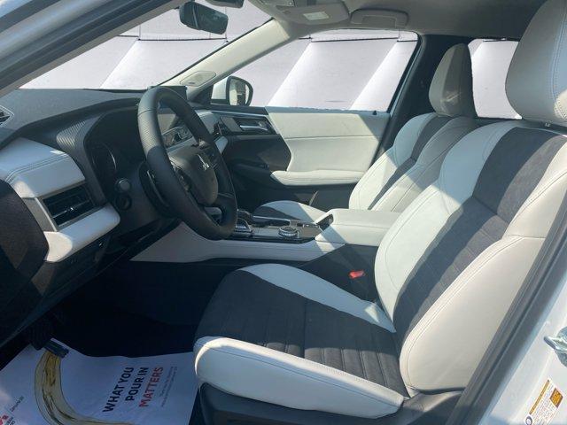 new 2025 Mitsubishi Outlander car, priced at $38,230