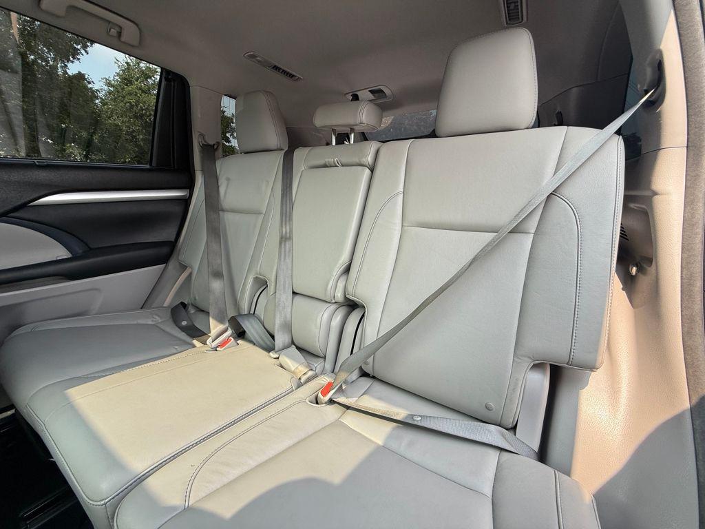 used 2015 Toyota Highlander car, priced at $17,299