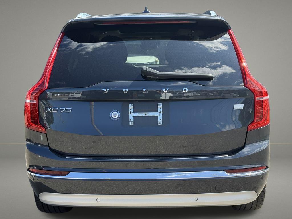 used 2022 Volvo XC90 Recharge Plug-In Hybrid car, priced at $32,195