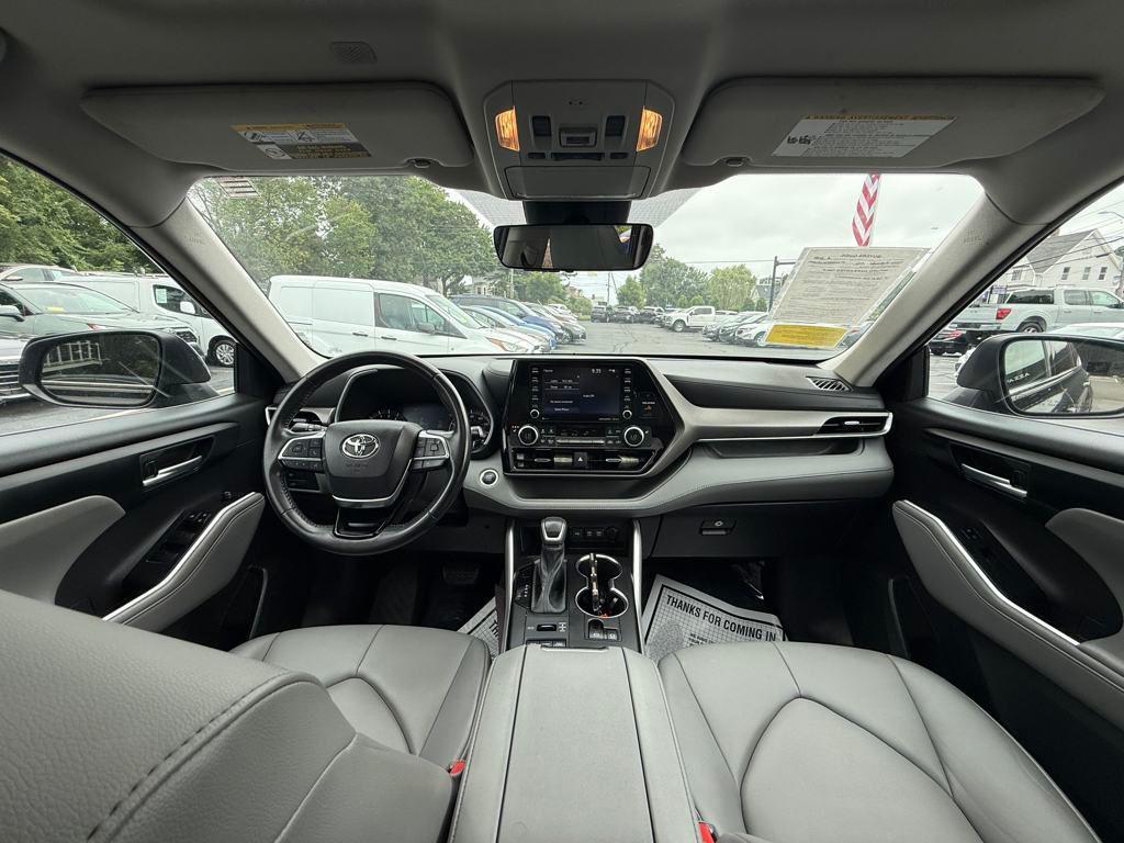 used 2021 Toyota Highlander car, priced at $34,900