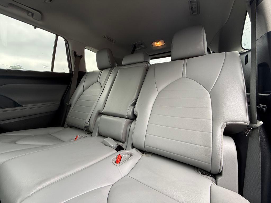 used 2021 Toyota Highlander car, priced at $34,900
