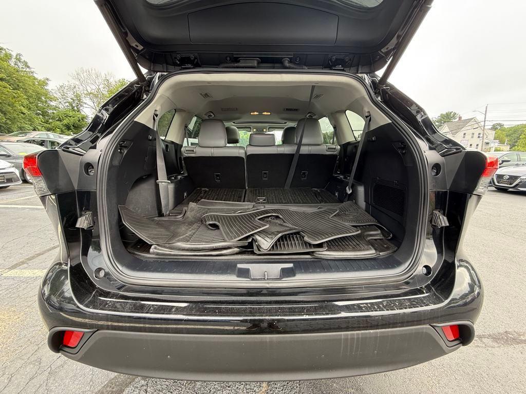 used 2021 Toyota Highlander car, priced at $34,900