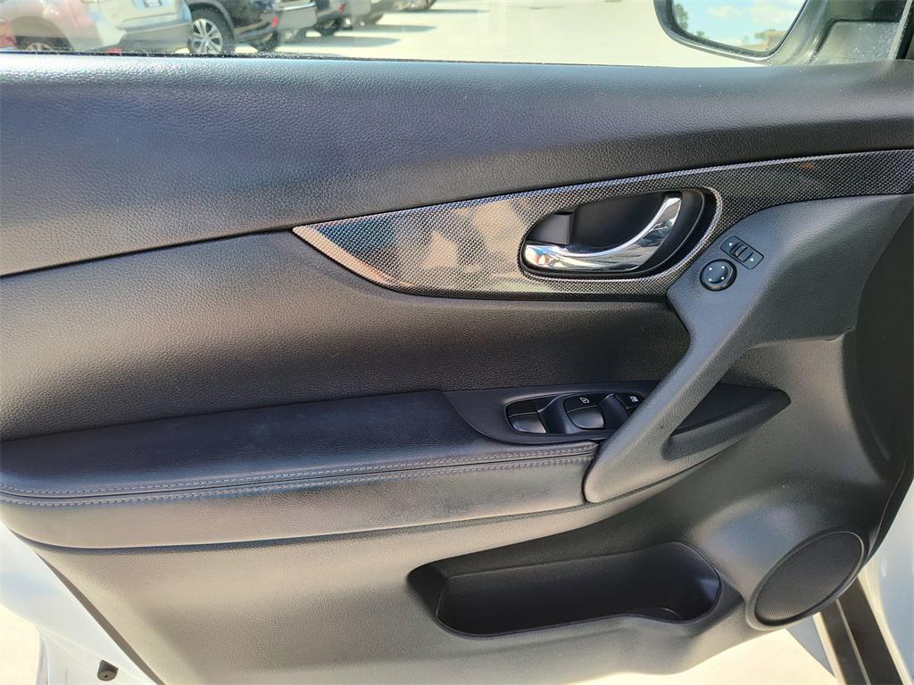 used 2015 Nissan Rogue car, priced at $10,400