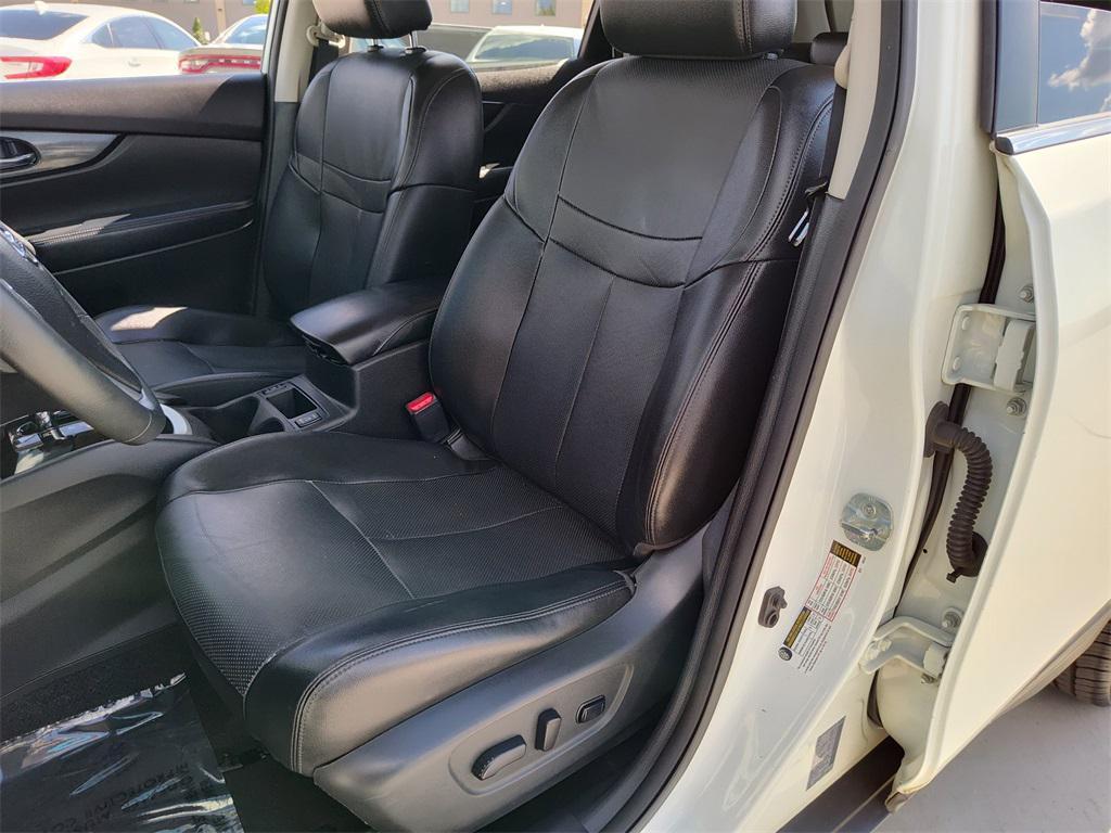 used 2015 Nissan Rogue car, priced at $10,400