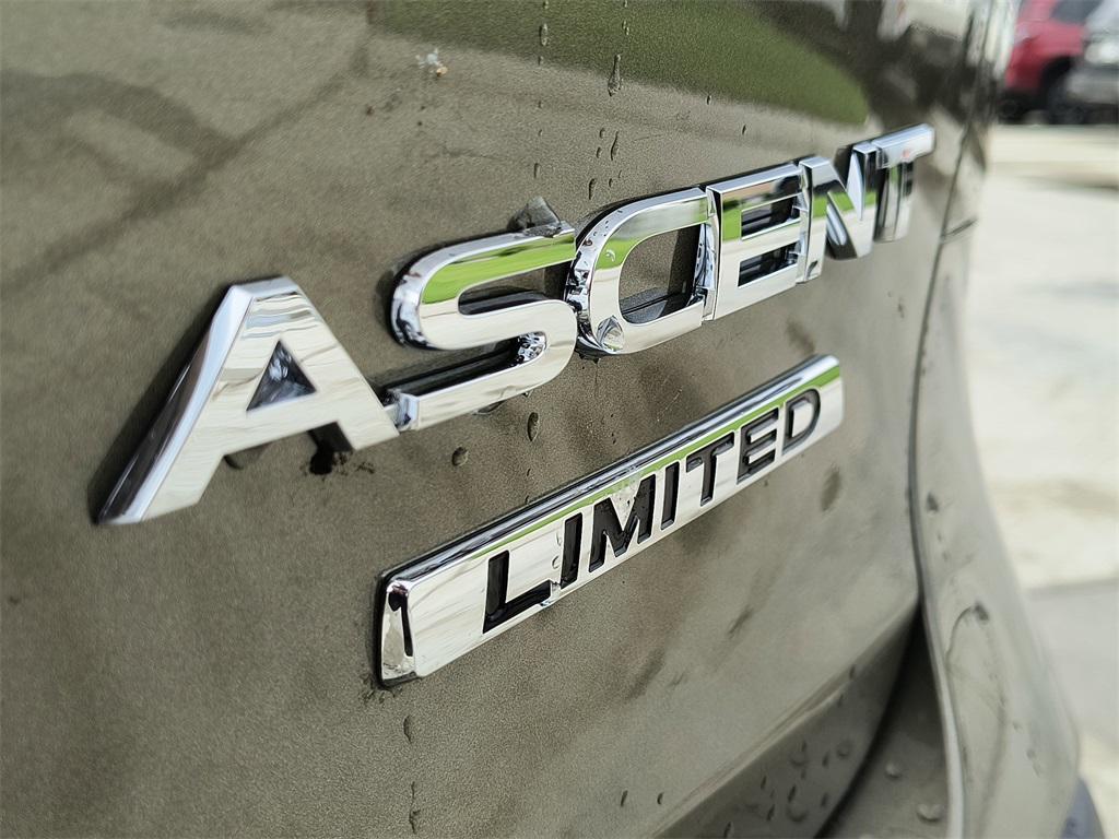 new 2025 Subaru Ascent car, priced at $50,575