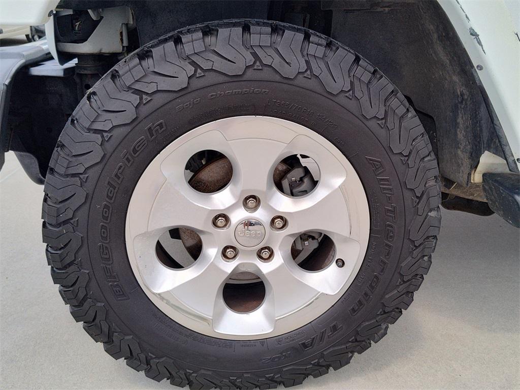 used 2015 Jeep Wrangler Unlimited car, priced at $14,494