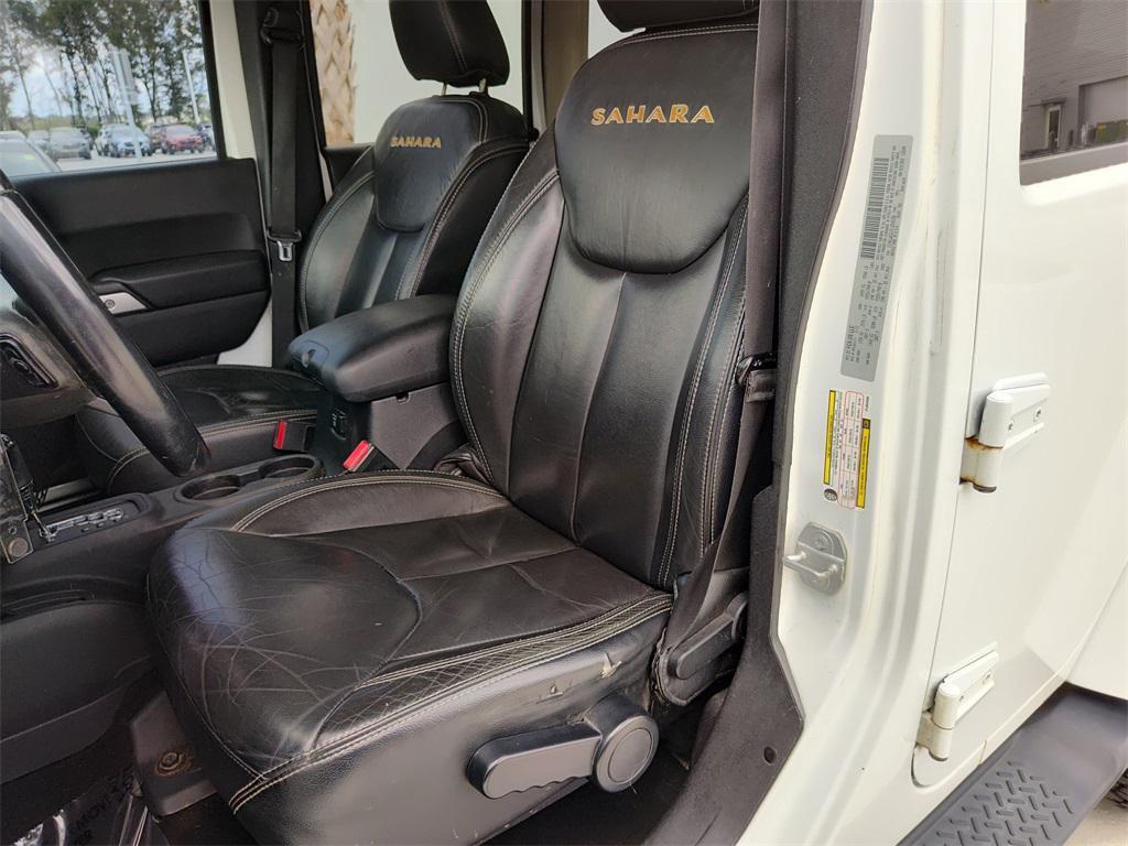 used 2015 Jeep Wrangler Unlimited car, priced at $14,494