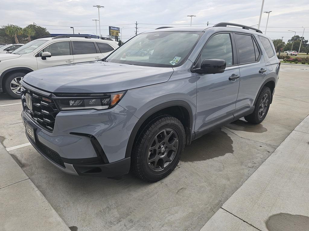 used 2024 Honda Pilot car, priced at $48,817