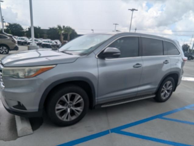 used 2016 Toyota Highlander car, priced at $16,988