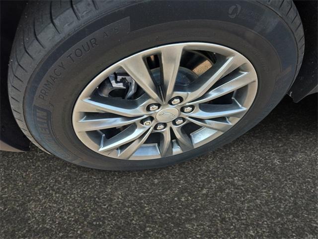 used 2021 Cadillac XT5 car, priced at $40,038