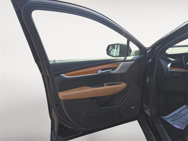 used 2021 Cadillac XT5 car, priced at $40,038