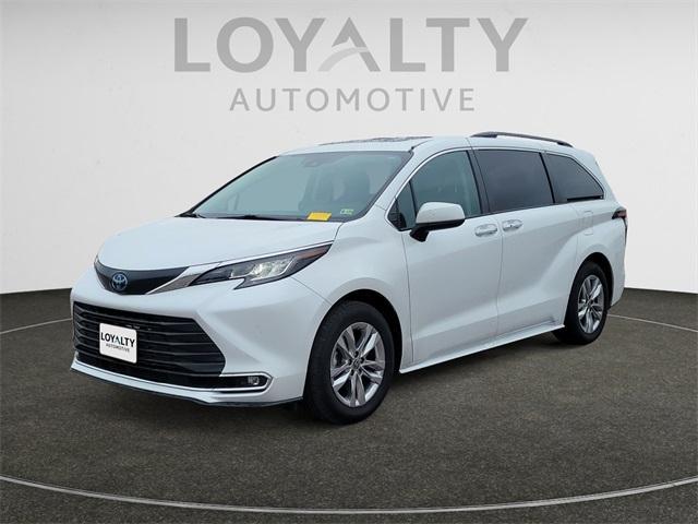 used 2022 Toyota Sienna car, priced at $45,998