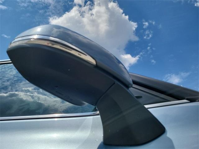 used 2020 Toyota Highlander Hybrid car, priced at $33,998
