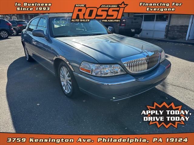 used 2004 Lincoln Town Car car, priced at $6,999