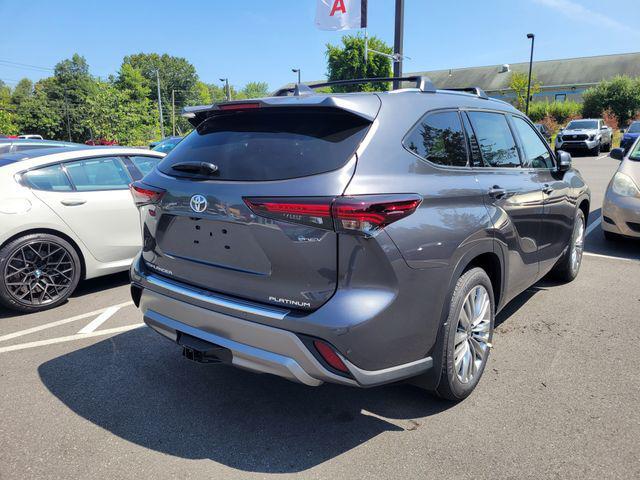 new 2025 Toyota Highlander Hybrid car, priced at $57,777