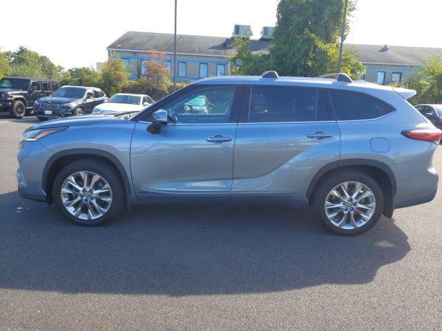 used 2023 Toyota Highlander Hybrid car, priced at $41,799