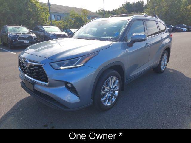 used 2023 Toyota Highlander Hybrid car, priced at $41,799