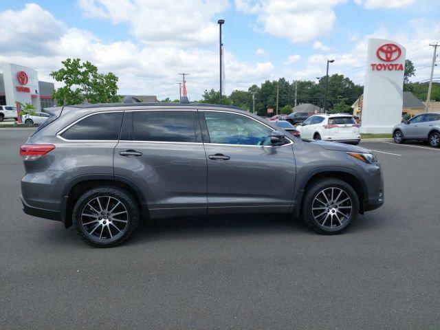used 2018 Toyota Highlander car, priced at $23,400