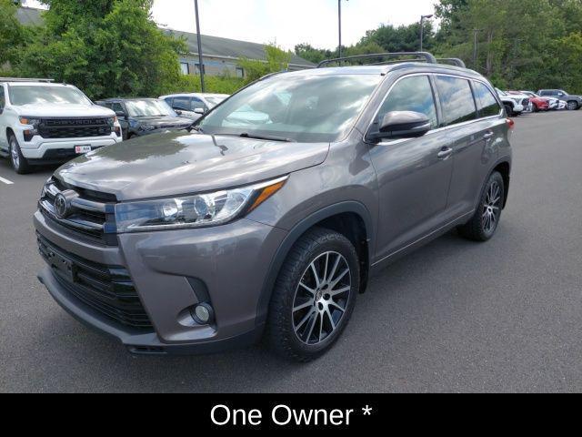 used 2018 Toyota Highlander car, priced at $24,206