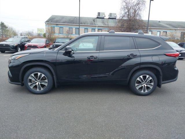 used 2023 Toyota Highlander car, priced at $37,998