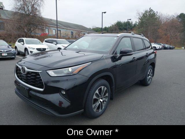 used 2023 Toyota Highlander car, priced at $37,998