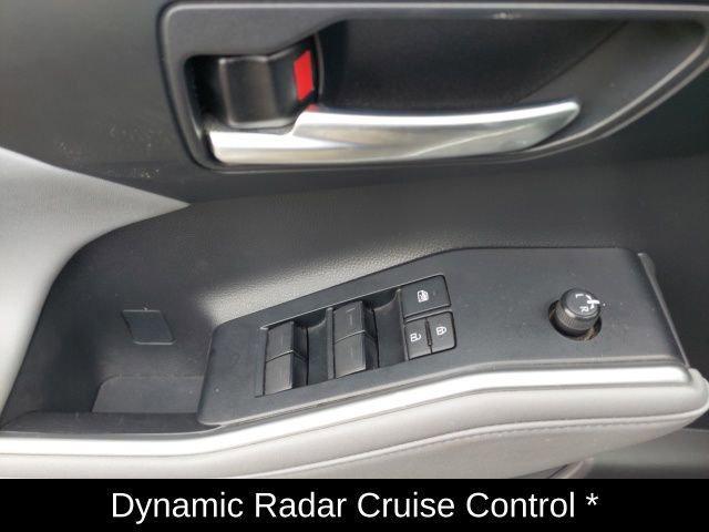 used 2021 Toyota Highlander Hybrid car, priced at $32,374