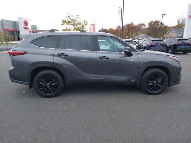 used 2021 Toyota Highlander Hybrid car, priced at $32,374